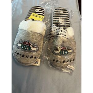 Official FRIENDS Central Perk Women’s Fluffy Slippers NWT Size 7/8 (UK 5/6) New